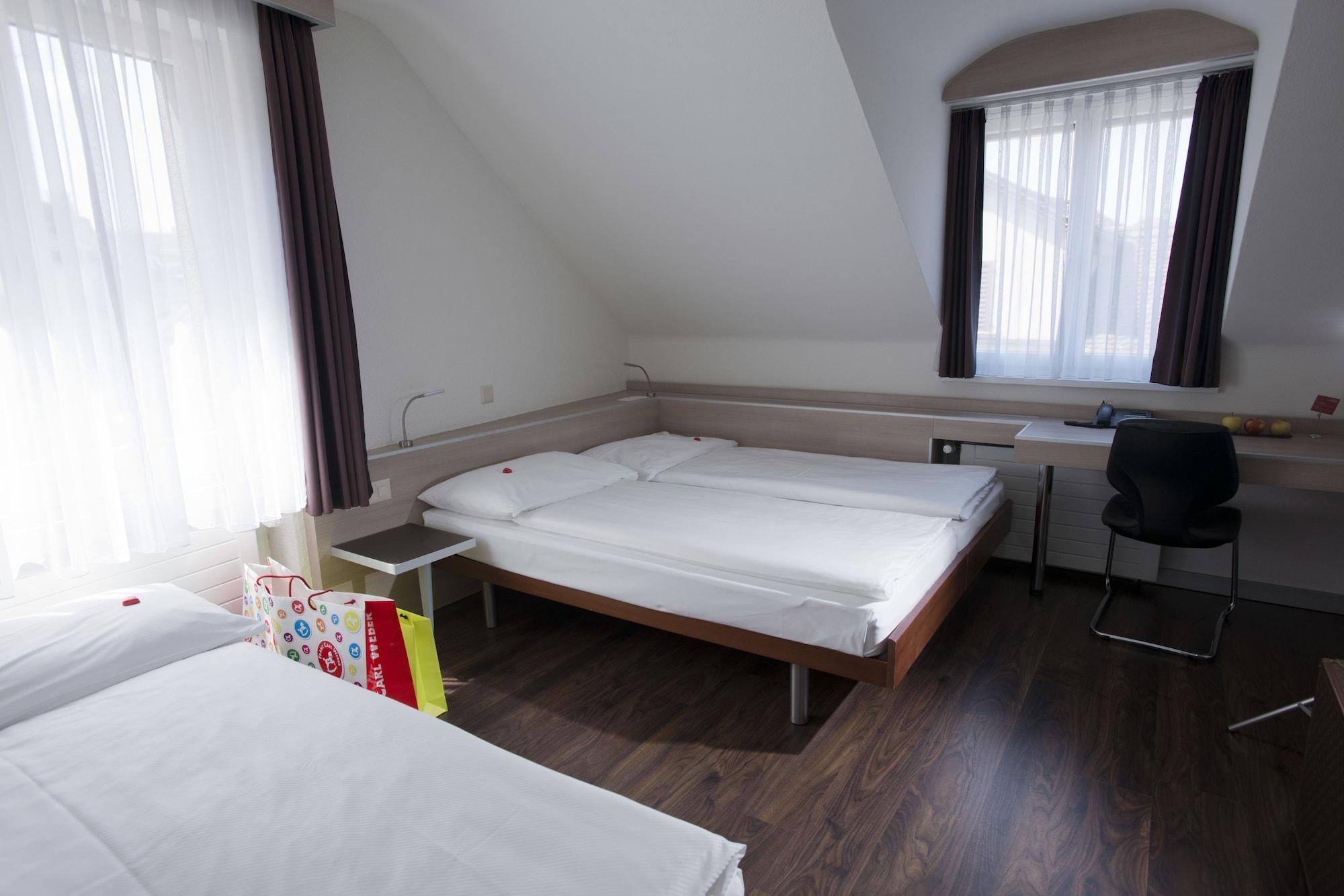 Alexander Old Town Otel Zürih