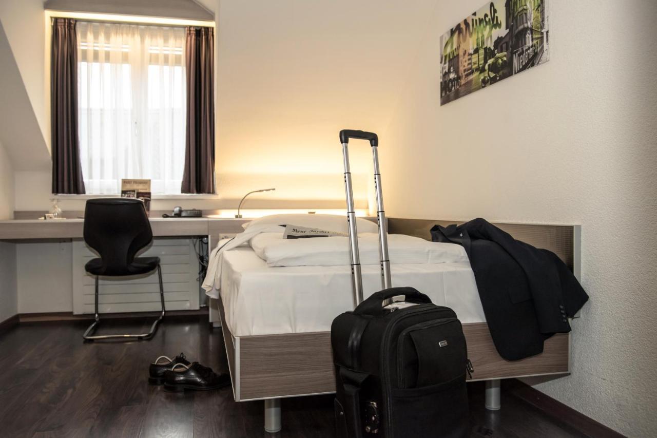 Alexander Old Town Otel Zürih