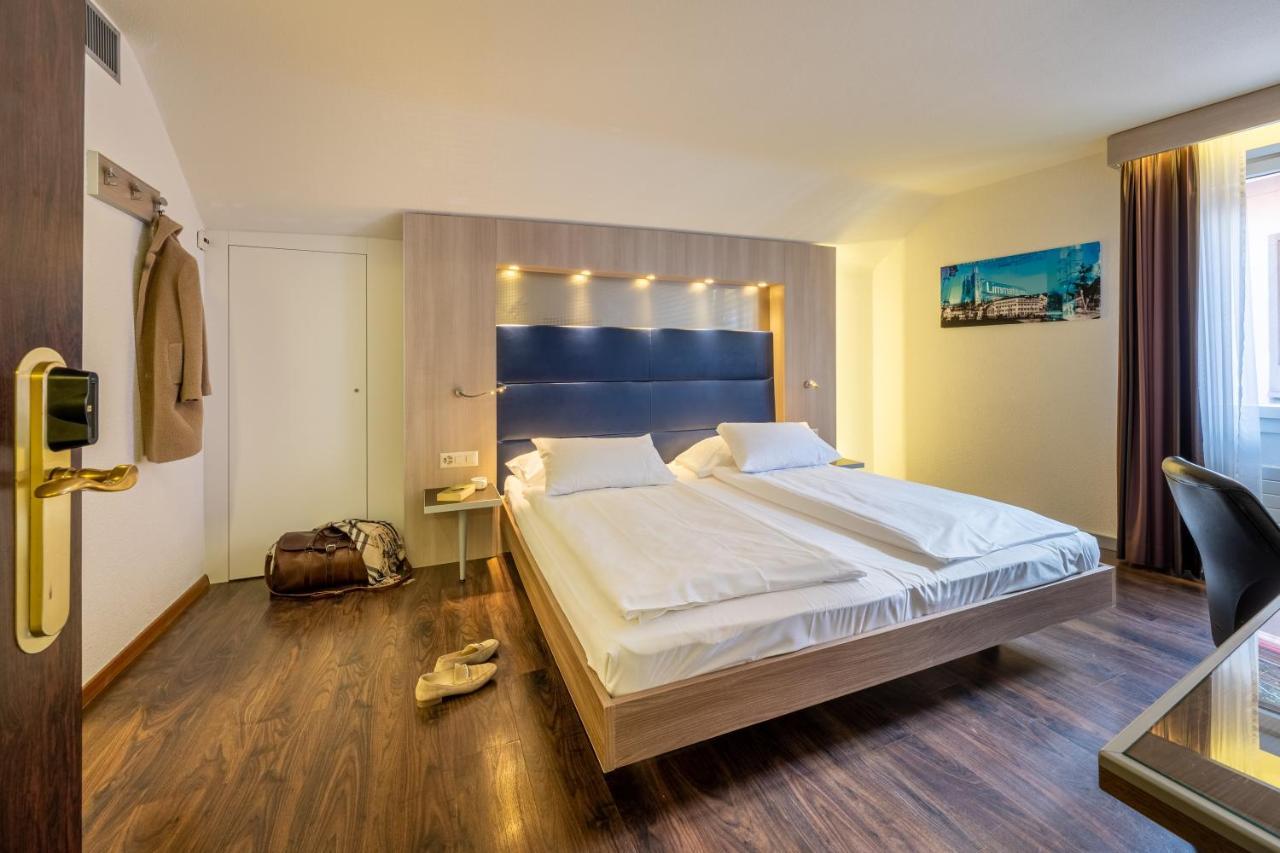 Otel Alexander Old Town 3*