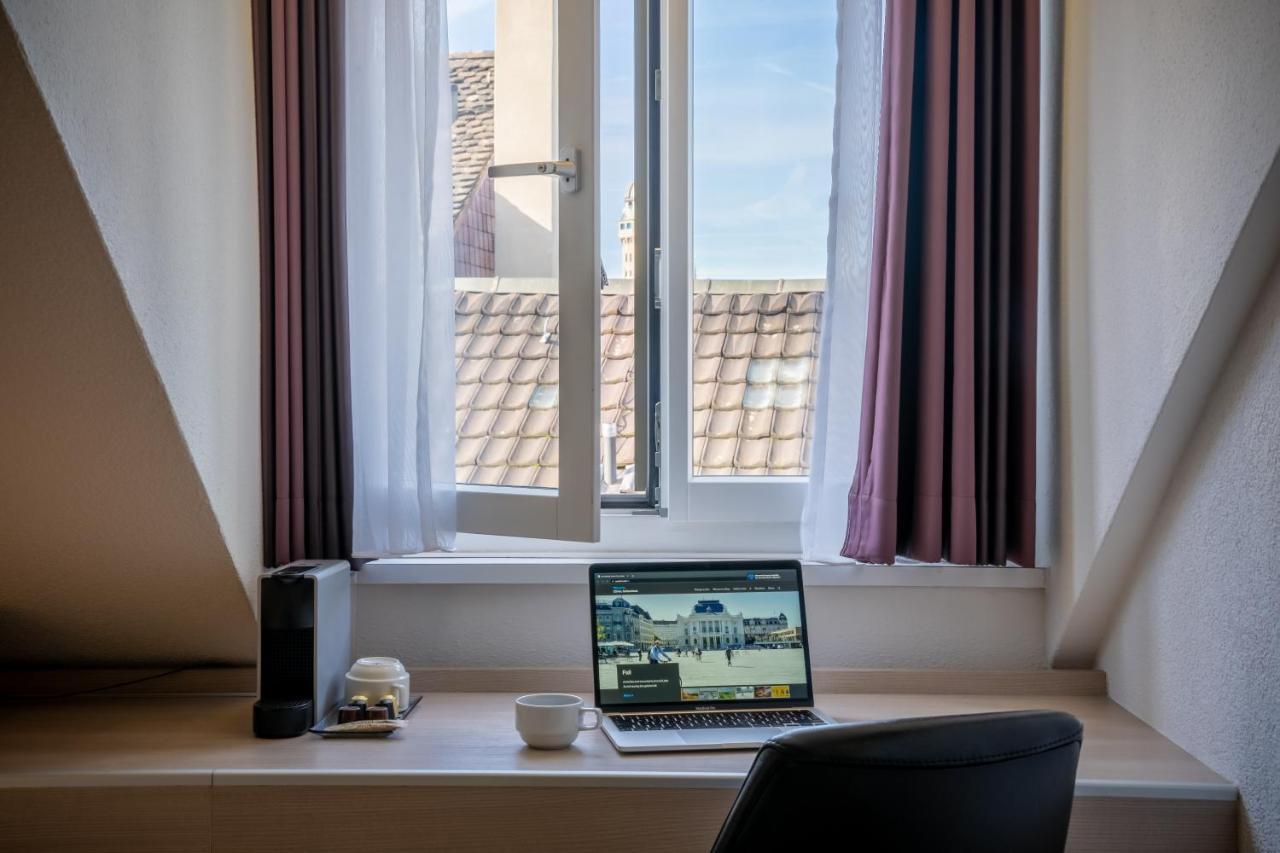 Otel Alexander Old Town 3*